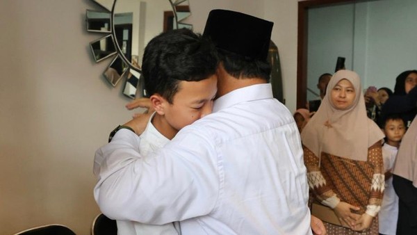 Prabowo Angkat Putra Pilot Super Tucano Jatuh Jadi Anak Asuh